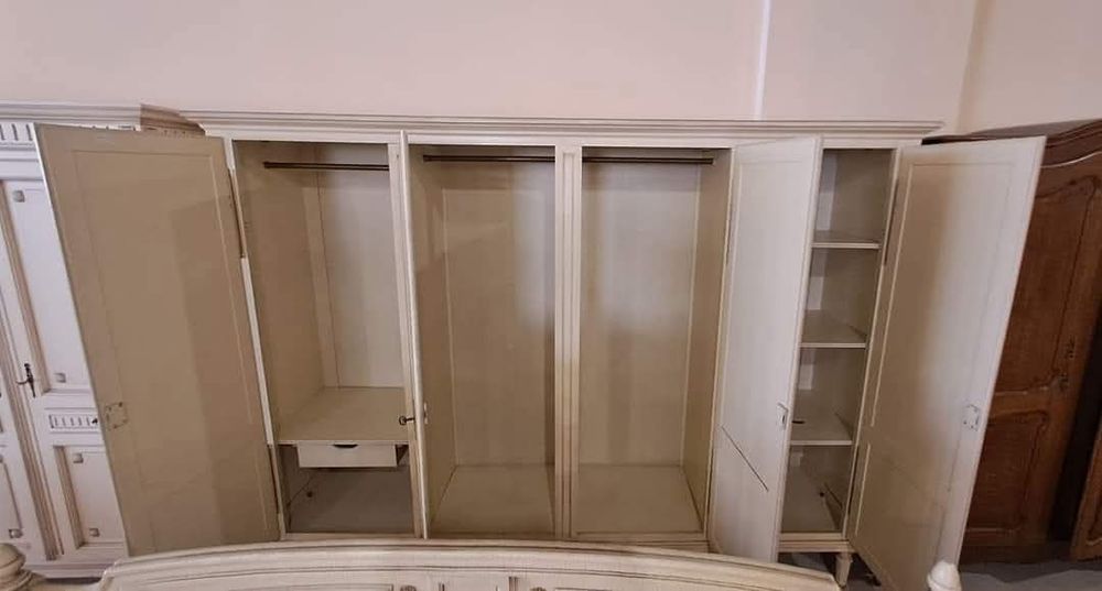 Обзавеждане за спалня масив