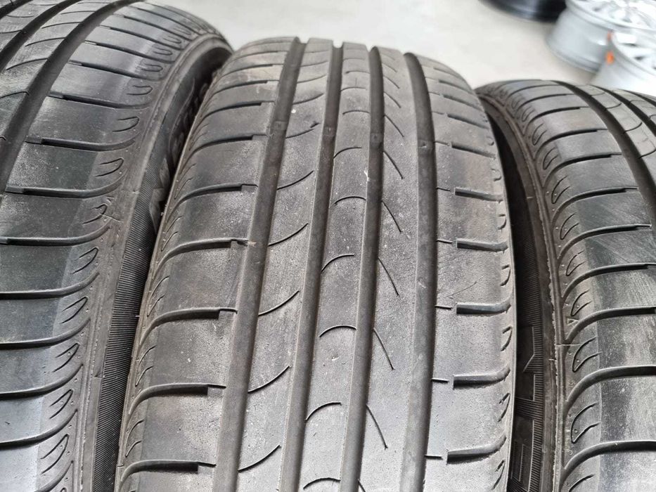 4 Anvelope VARA 195.55.15 "Nexen" ; stare foarte buna