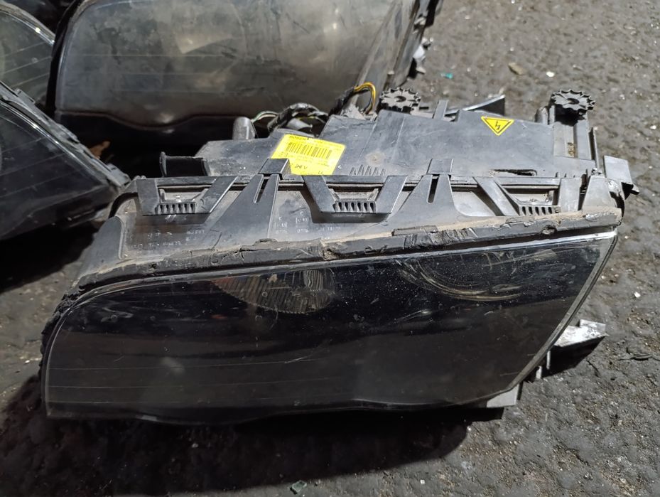 Фары на BMW E46 сломаны крепления