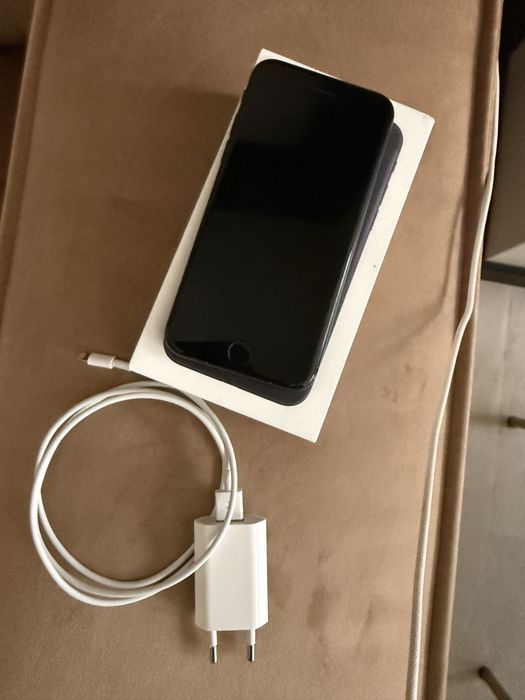 Iphone 7 128GB +кутия и зарядно