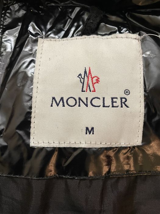 яке Moncler в отлично състояние