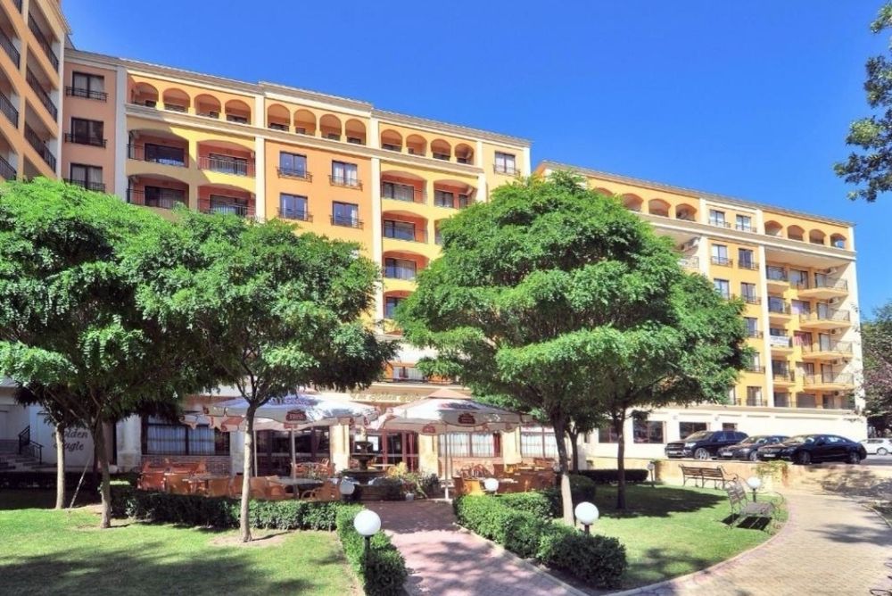 Дава се под наем Двустаен апартамент в к.к. Златни пясъци - 80 кв.м за 560 € - Снимка #2