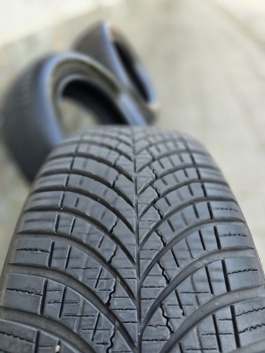 Good Year - Vector 4 seasons 215/65/16