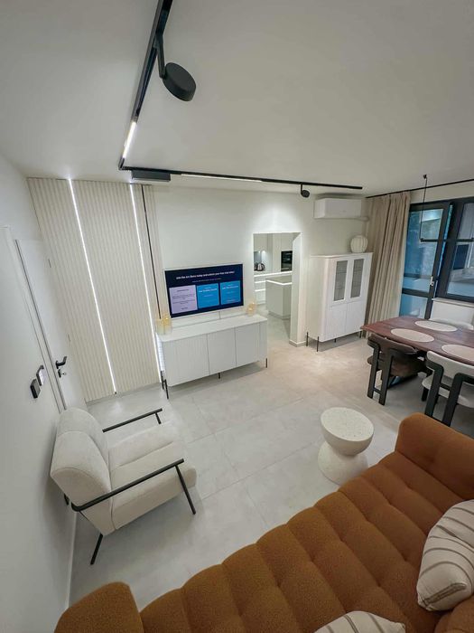 Дава се под наем Тристаен апартамент в Варна, Трошево - 100 кв.м за 1050 € - Снимка #1