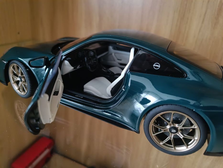 Porsche 911 GT3 touring, Norev 1:18