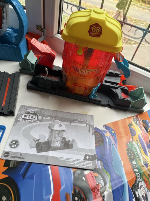 2 трека hot Wheels +доп детали б/у