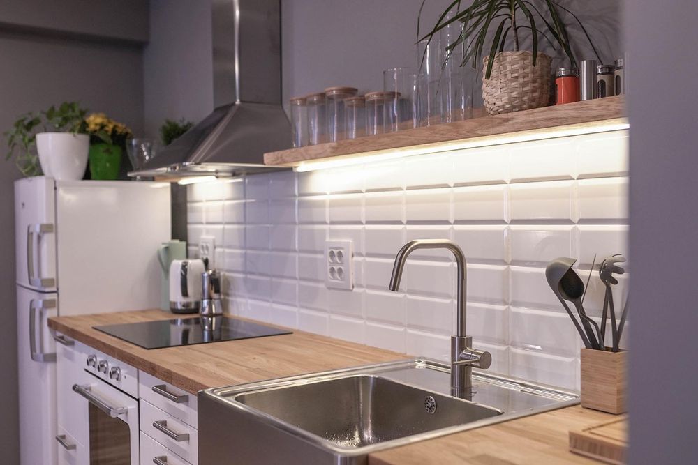 Дава се под наем Тристаен апартамент в София, Център - 78 кв.м за 1500 € - Снимка #1