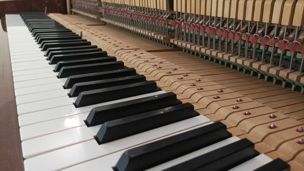 Чешко пиано Petrof