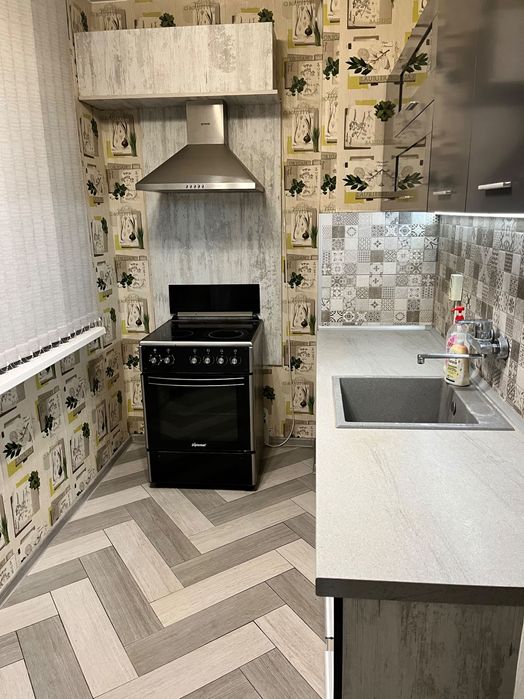 Продава се Четиристаен апартамент в Силистра, Запад - 100 кв.м за 561 €/кв.м - Снимка #3