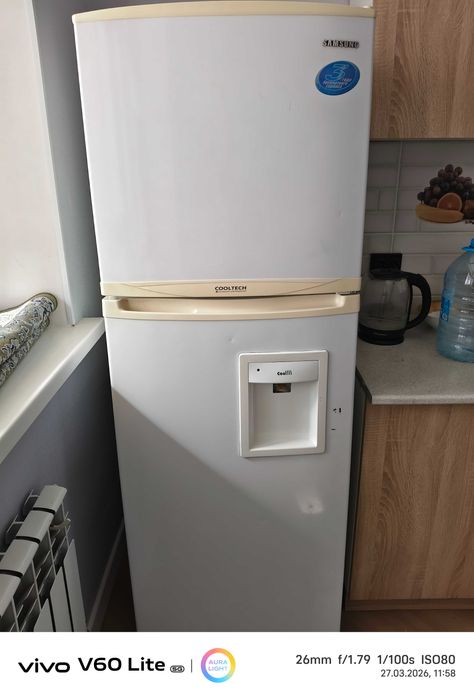 Холодильник Samsung cooltech