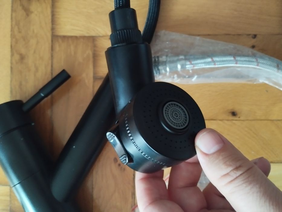 Baterie chiuvetă, neagra cu doua moduri la buton