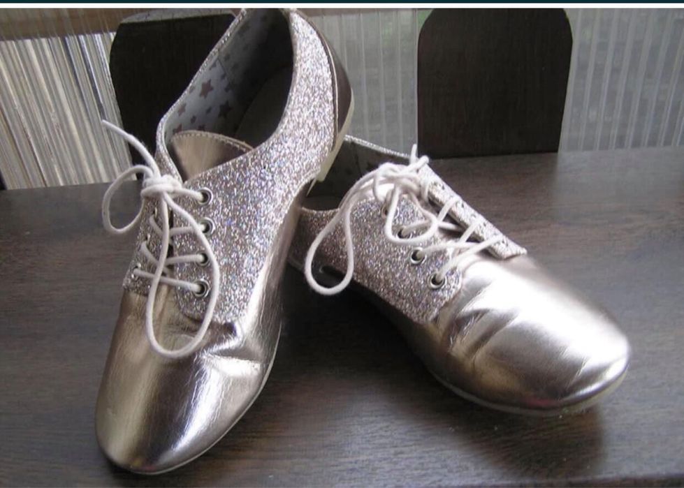 Pantofi  fata-marimea 30,inter19,5cm,nu adidasi piele ZARA,NEXT