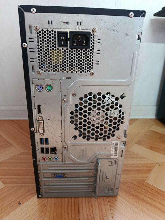 Кейс FUJITSU DDR4 не включается