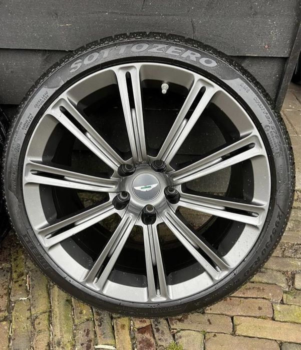 Asron martin джанти 20 цола ( Зимни гуми )