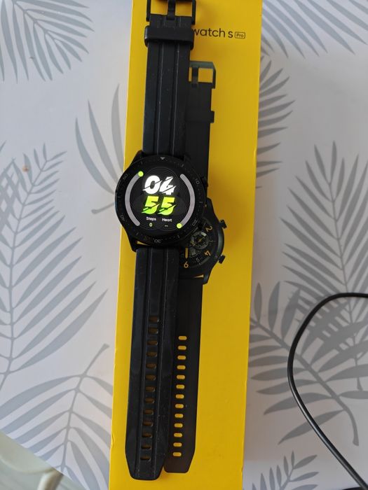 Продам смарт часы Realmi watch