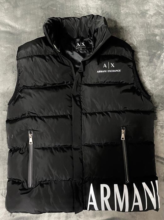Vând vesta noua de bărbați Armani Exchange