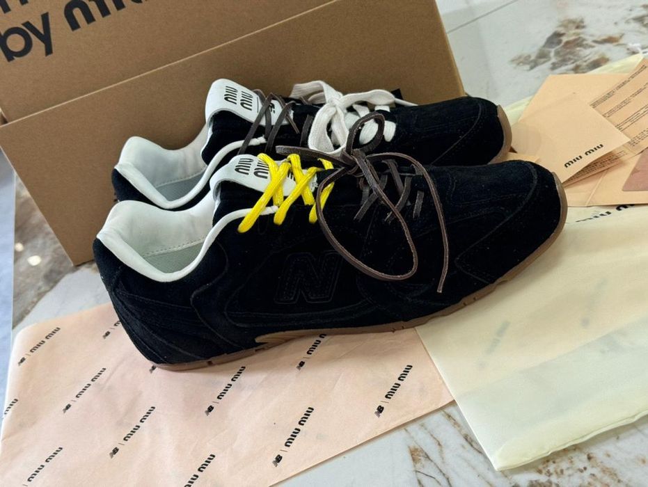 Adidasi New Balance x Miu Miu