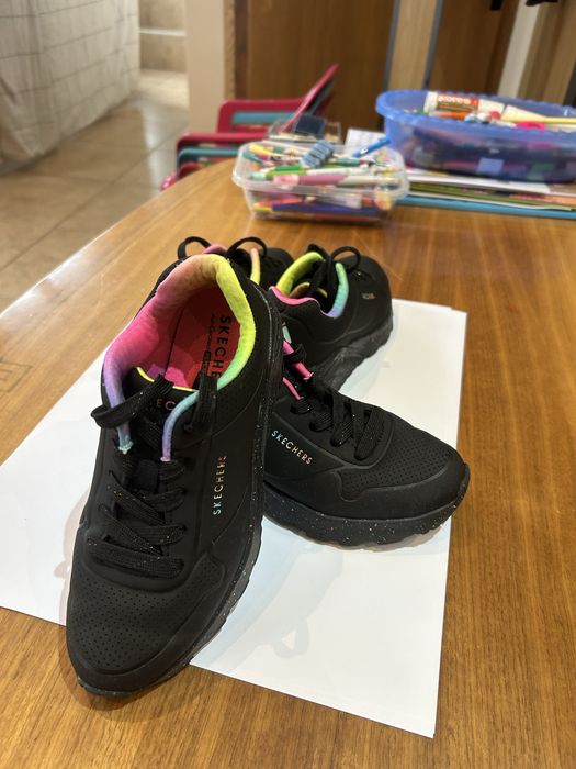 Adidasi copii skechers negru si alb