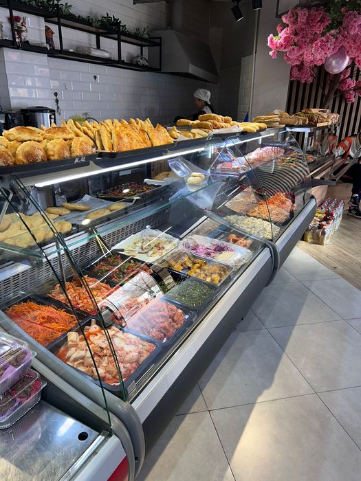 Продам витриный холодильник