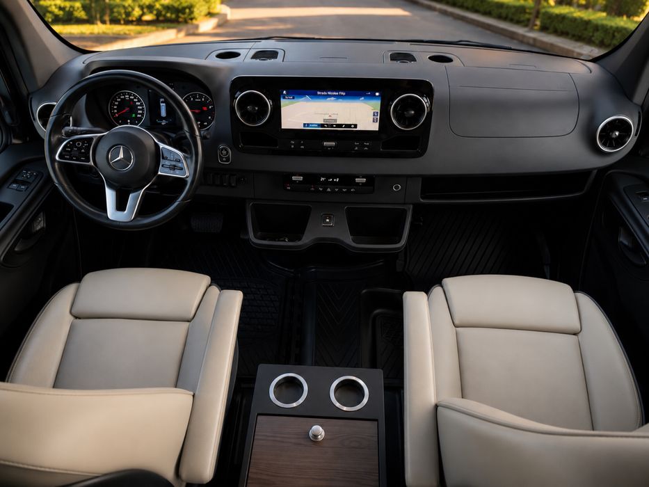 Inchiriere *Van *Microbus *Bus Transfer *VIP  *V-Class * Sprinter  *Transport persoane * Rent a car * Rent a van