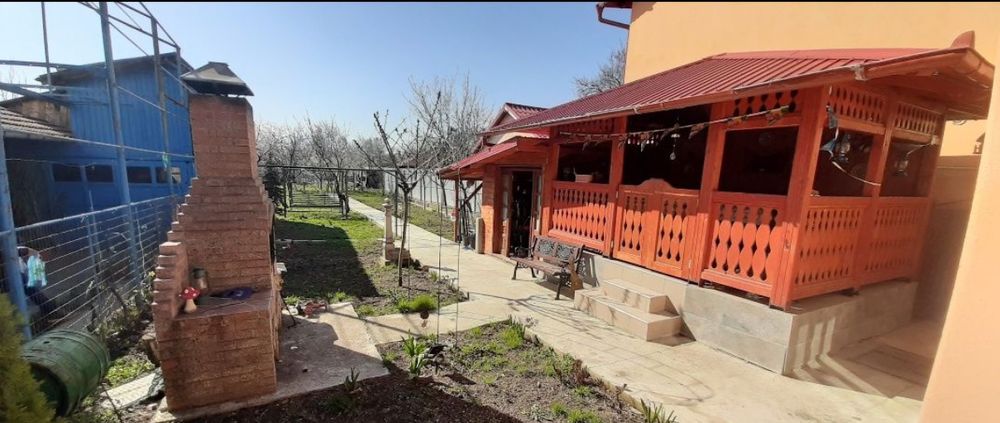 Casa casă de inchiriat