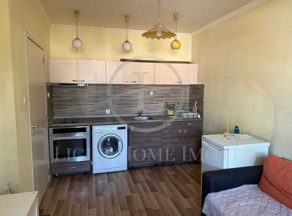 Продава се Двустаен апартамент в Пловдив, Център - 38 кв.м за 1503 €/кв.м - Снимка #2