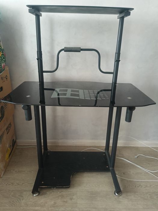 Стол компьютерный