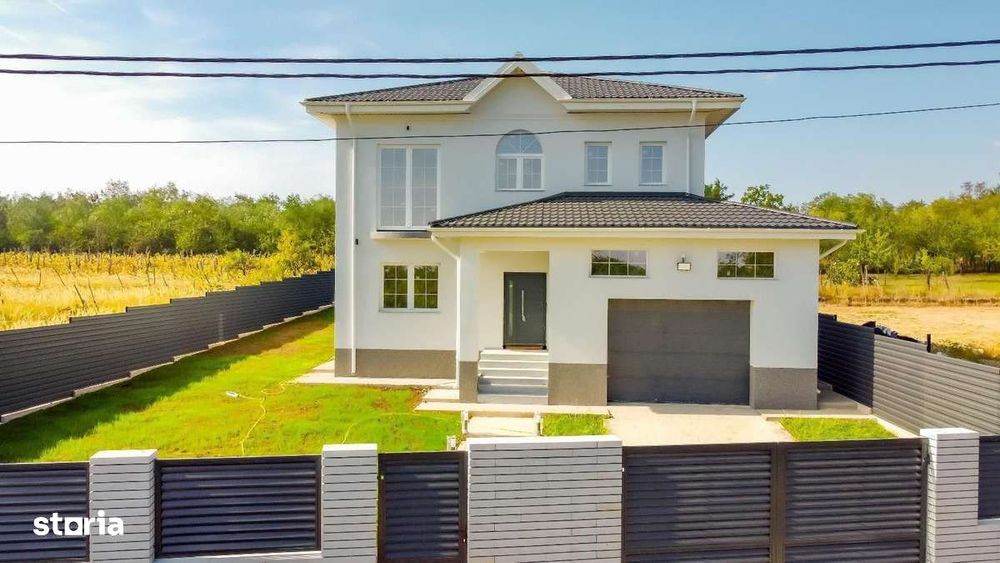 Casă de lux cu garaj, aproape de pădure