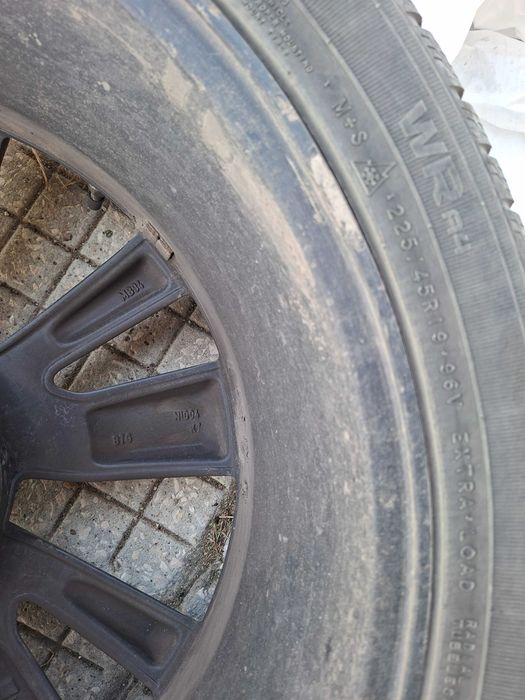 Автомобилни гуми и джанти