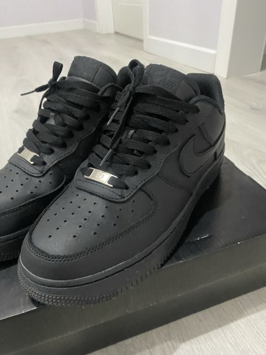 Nike air fors 1 black