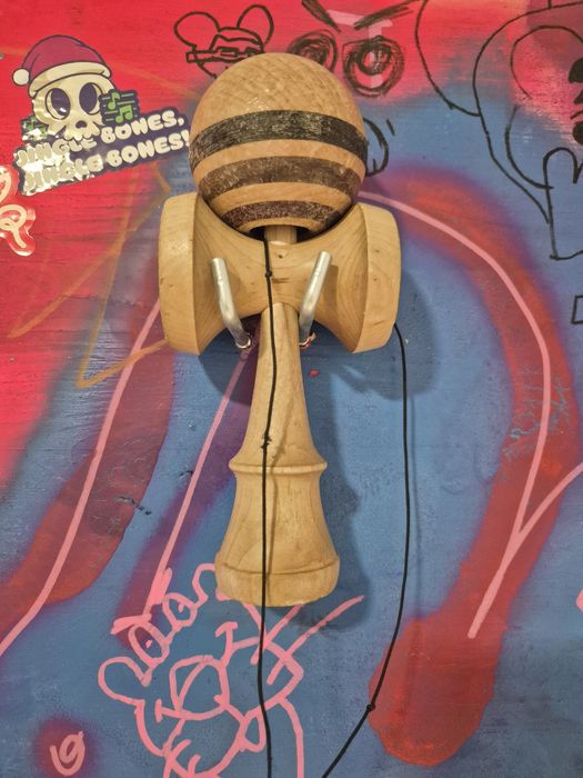 Kendama Europa cu 3 semnaturi