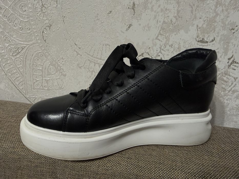 Женская обувь кросовки