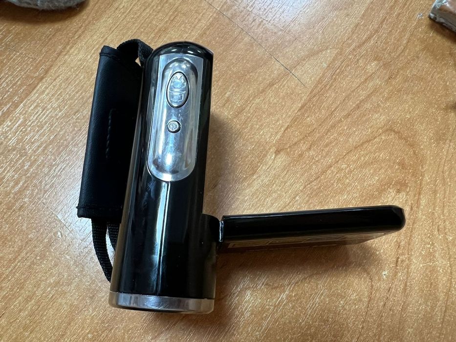 Камера hd ( 64 гб памяти)