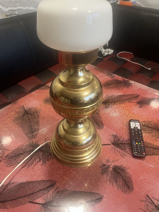 Vand veioza foarte veche