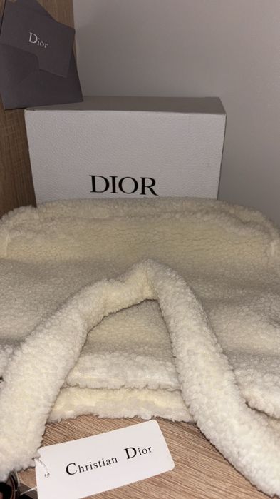 Geantă Christian Dior pufoasă nouă