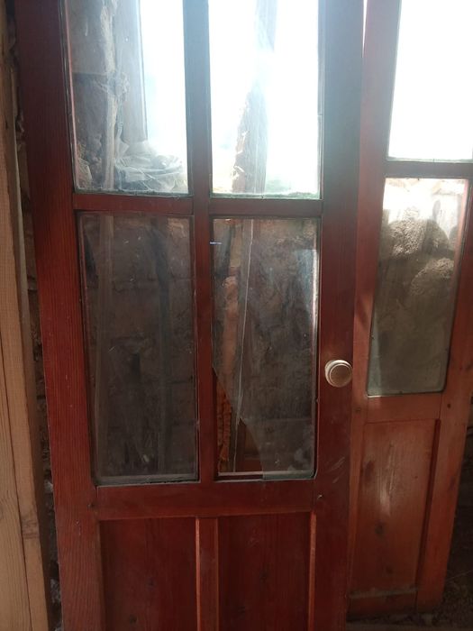 Продам двери деревянные