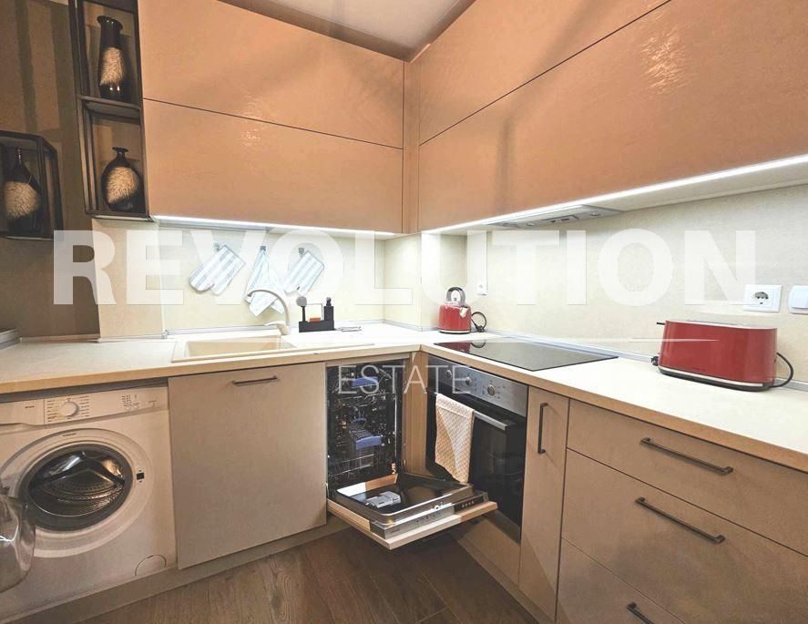 Дава се под наем Двустаен апартамент в Варна, Младост 1 - 52 кв.м за 650 € - Снимка #2