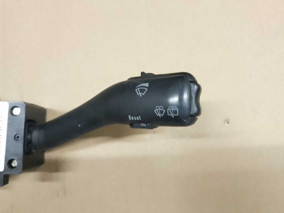 Фолксваген Пасат голф 4 Ауди А3 лост за мигачи чистачки