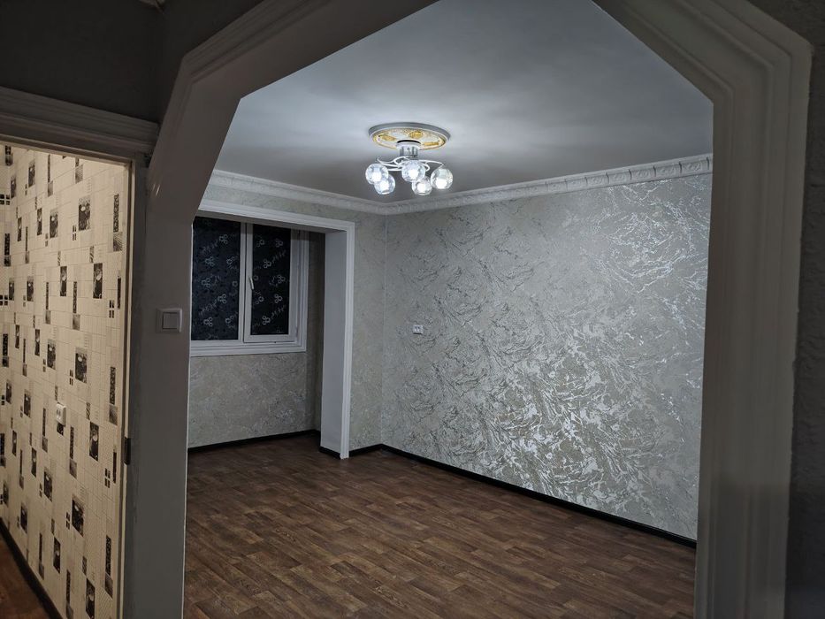 Арзон нархда 2 хонали 2 каватда квартира сотилади Тожимахал