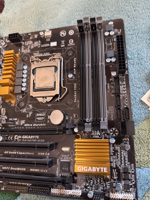 Gigabyte GA-H97M-D3H + Intel i5-4590 3.7GHz