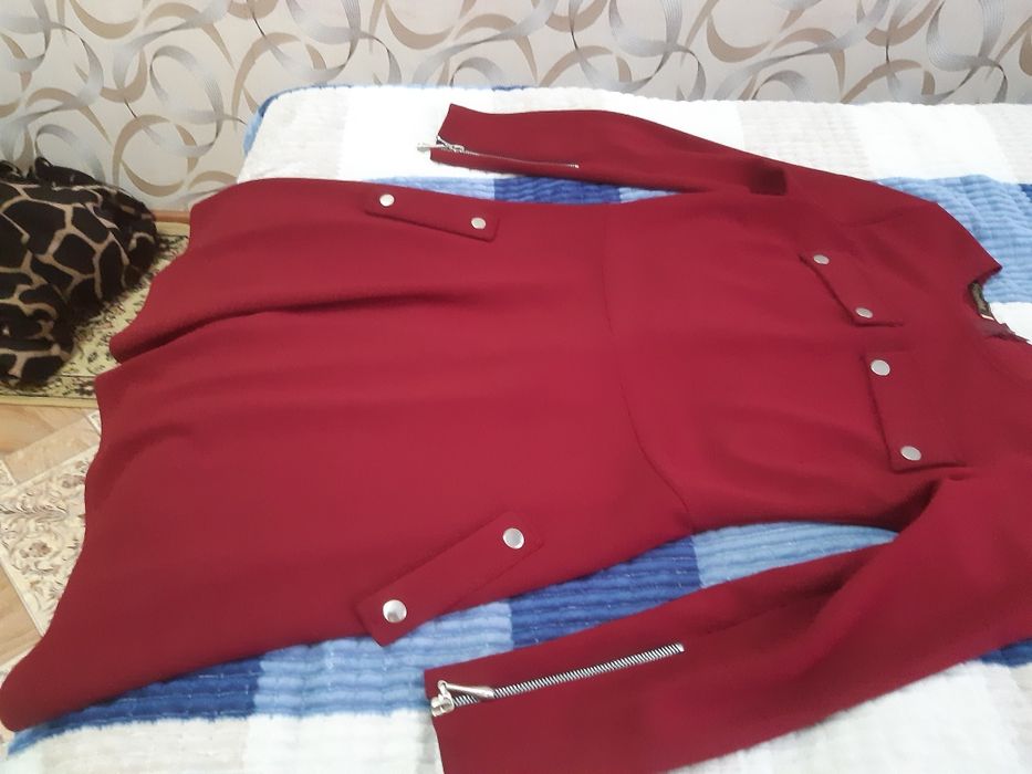 Продам  платья  все новые