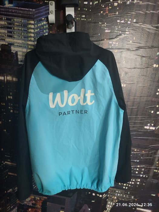 Куртка для доставки WOLT