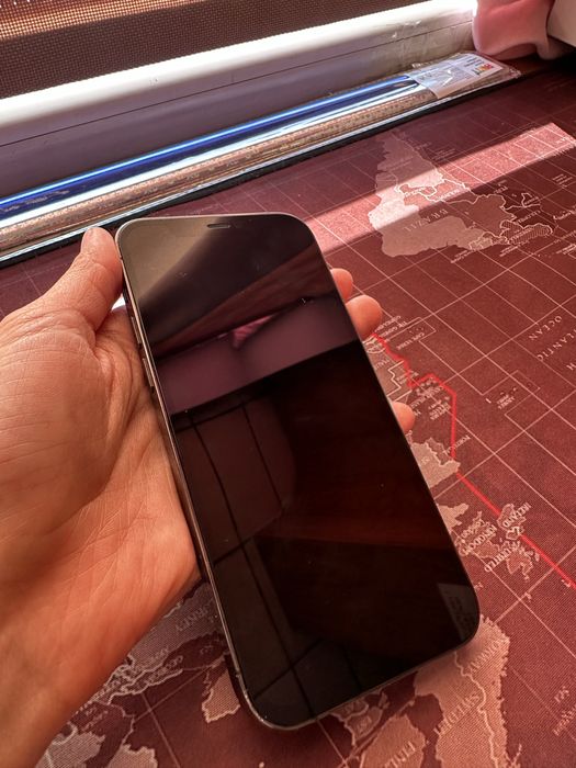 продам айфон 12 про