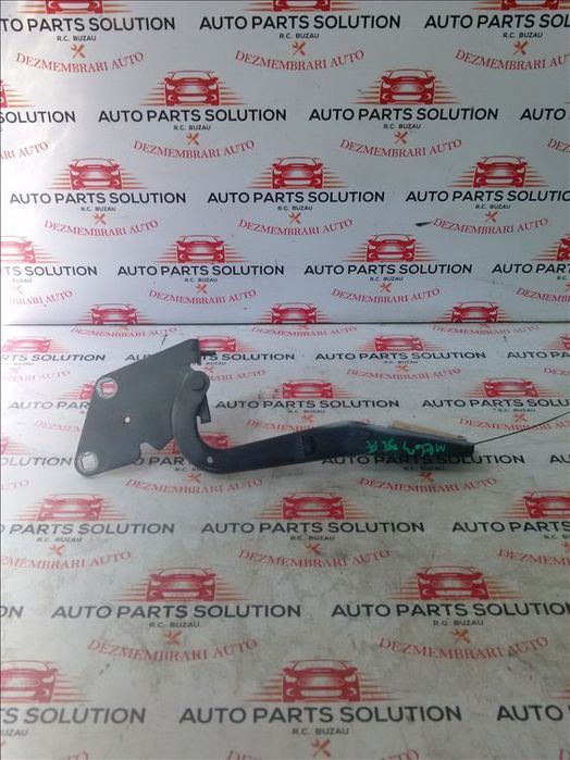 balama capota stanga renault megane 3 1.5 dci an fabr. 2010