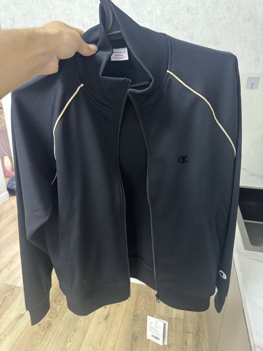 Продам толстовка Champion оригинал
