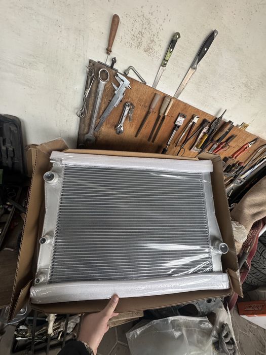 Радитор двигателя на BMW X5/6 E70/71