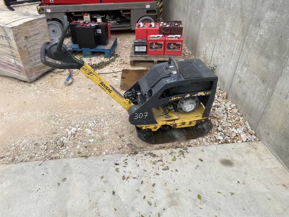 Виброплоча Bomag реверсивна дизел 225кг.