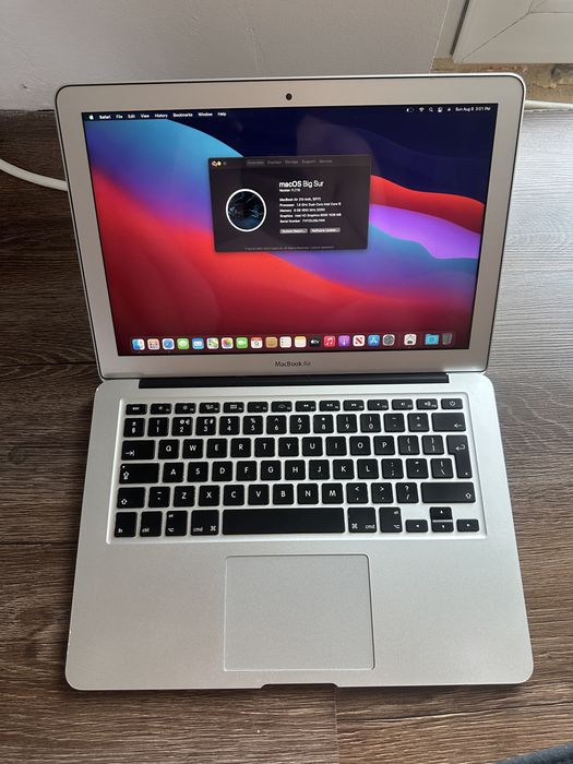 Macbook Air 2017 13” , 8gb RAM , SSD128gb, i5