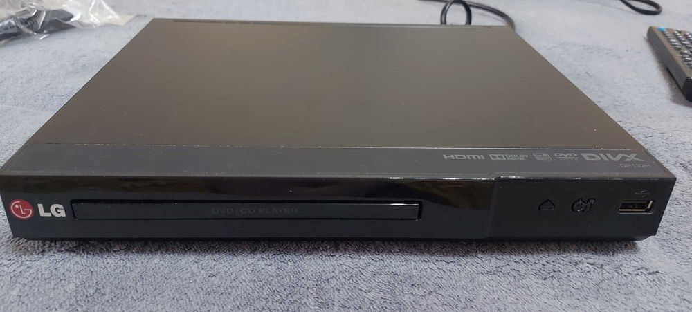 DVD плеер LG DP132H