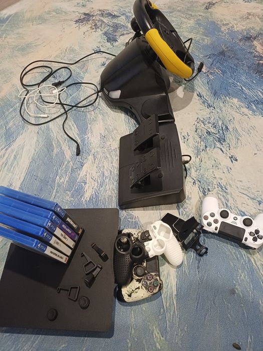 Se vinde PS 4+ volan gaming